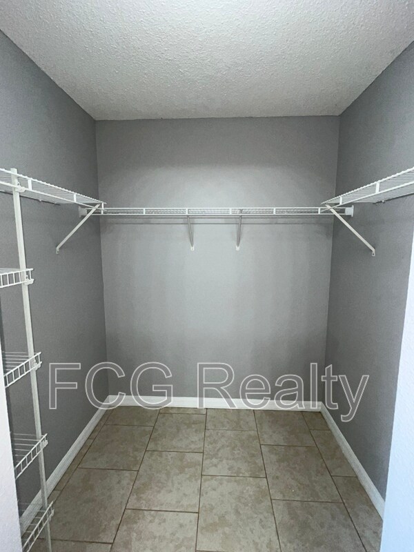 Building Photo - 5819 Windridge Dr