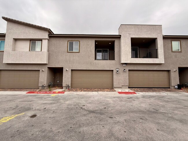 Building Photo - BRAND NEW 3 BED 2.5 BATH 2 BALCONY 2 CAR G...