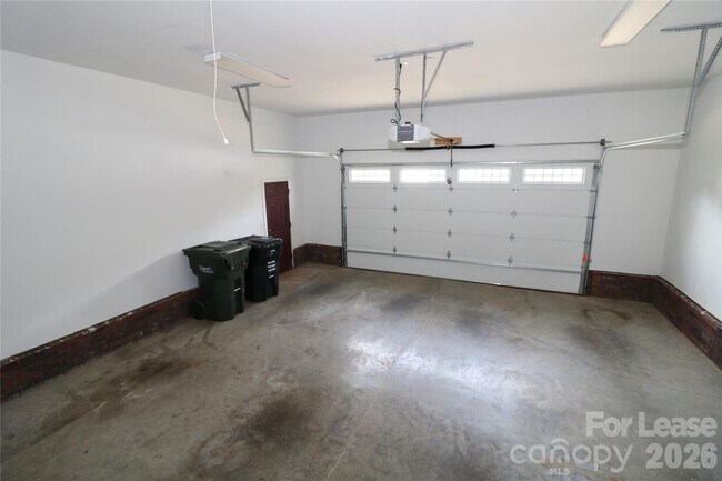 Building Photo - 166 Oak Haven Pl NW