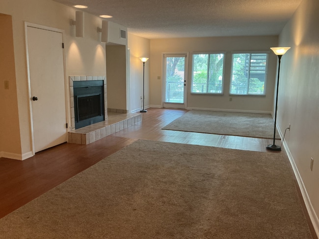 Building Photo - Lakeview Condo Coming Soon | Directly Acro...