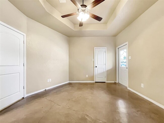 Building Photo - 256 Rosalie Dr