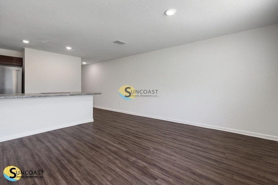 Building Photo - 6479 Sweetbay Ln