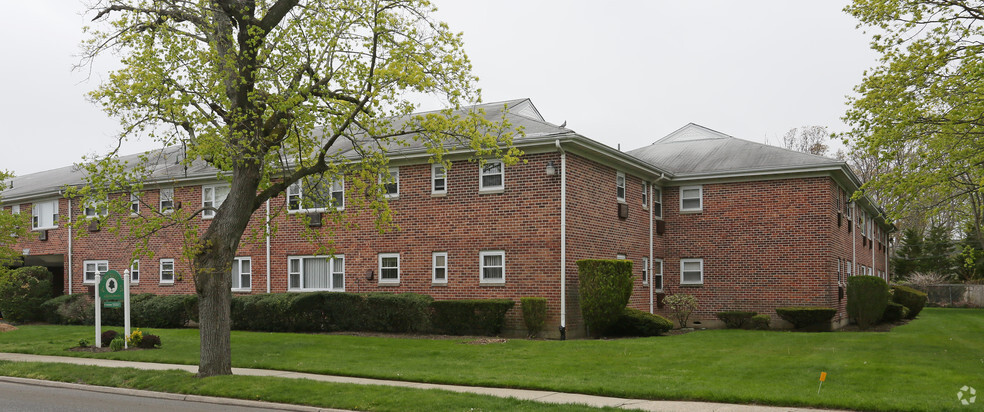 Primary Photo - Fairfield Courtyard South at Bay Shore