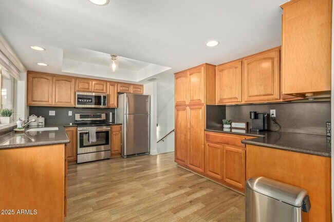 Building Photo - 8490 E Chaparral Rd