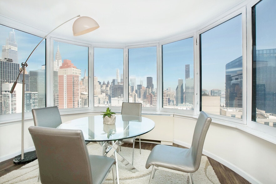 Building Photo - 330 E 38th St