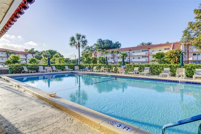 Building Photo - 8900 Washington St