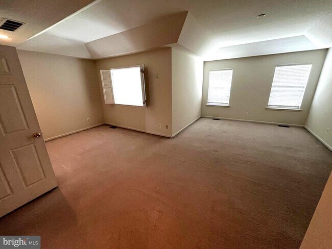 Building Photo - 244 S Azalea Ct