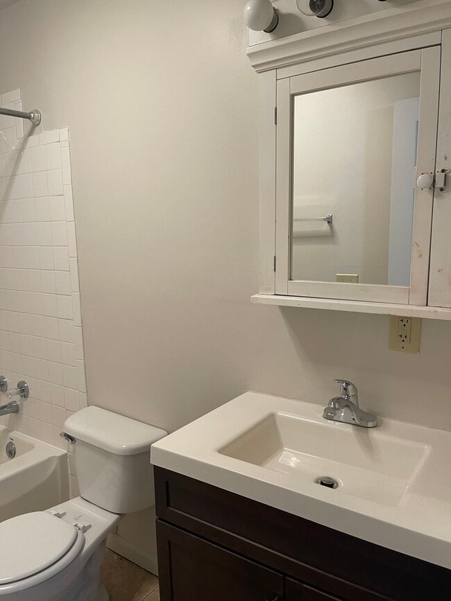 Building Photo - Apartment for Rent in Verona