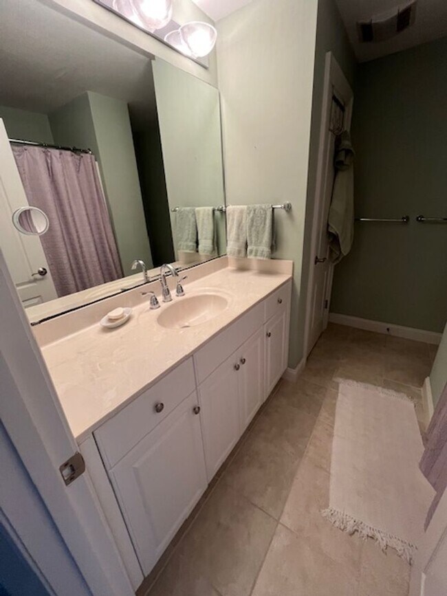 Building Photo - Welcome to Elegant Living in the Charming ...