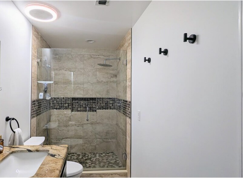 Building Photo - 1181 SW 158th Ave