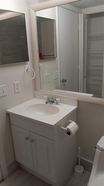 Building Photo - 8735 Ramblewood Dr