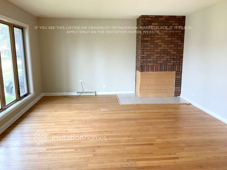 Building Photo - 10111 S 53rd Ave