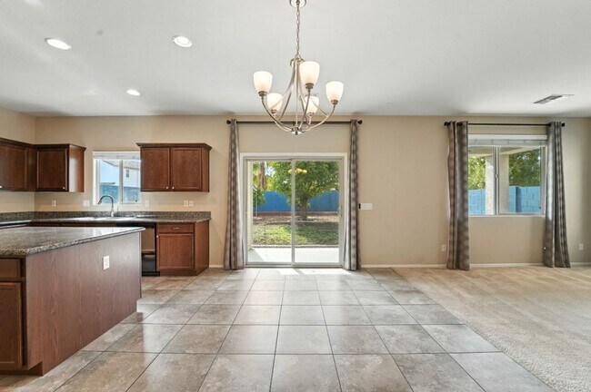 Building Photo - Charming Marley Park Home with Gorgeous Cu...