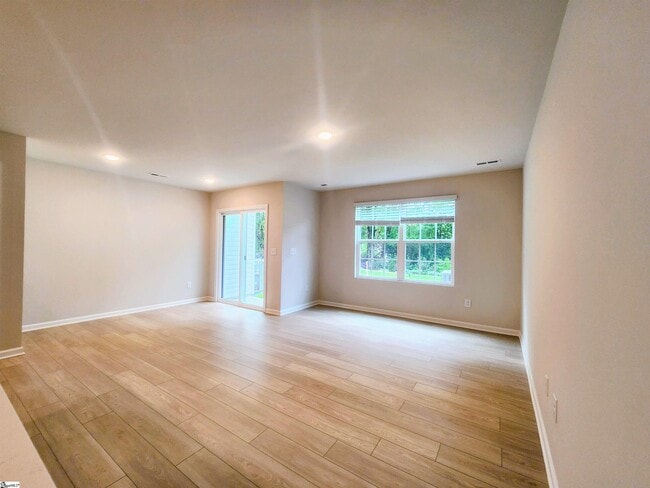 Building Photo - 810 Sandbach Rd