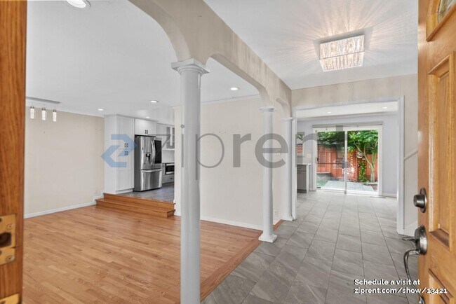 Building Photo - 5016 Wembley Ct