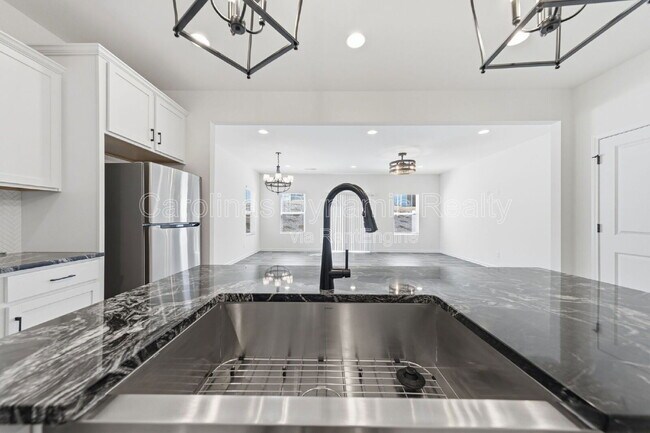 Building Photo - 11936 Basking Dr