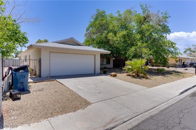 Building Photo - 4605 Cinderella Ln