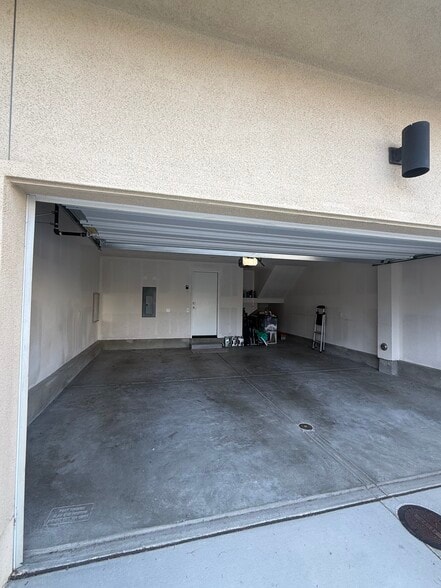 Building Photo - 5216 Beachfront Cove St