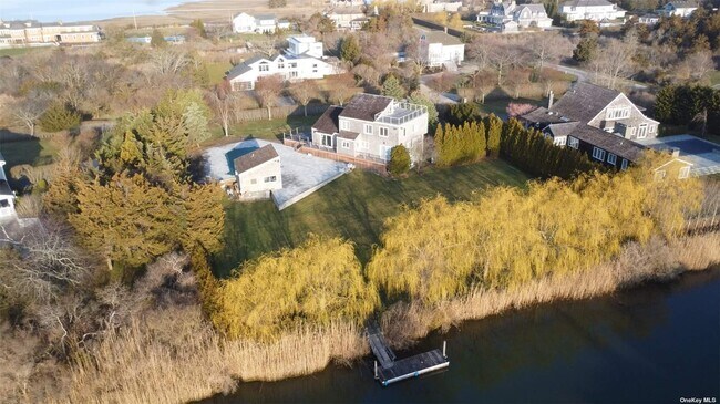 Building Photo - 4 Bayview Dr