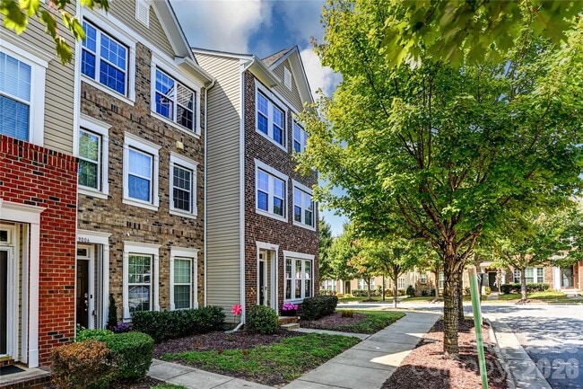 Building Photo - 19002 Lake Breeze Dr