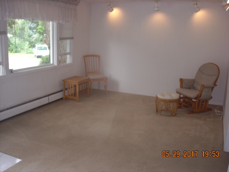 Building Photo - 20 Parker Pl