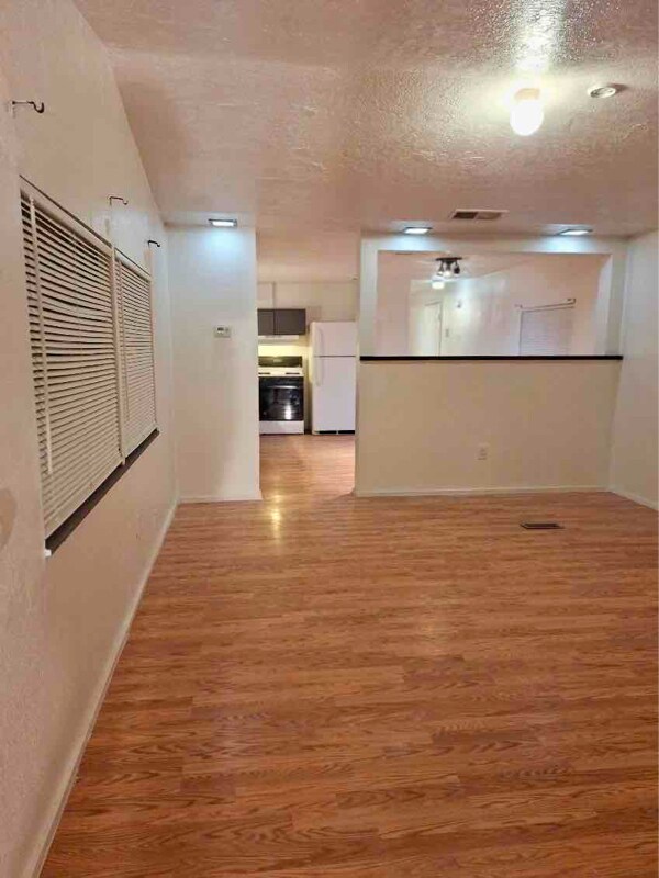 Building Photo - 39 3 Cross Ln