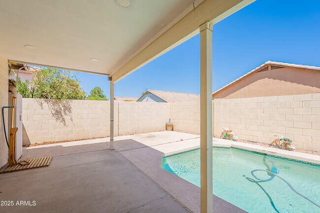 Building Photo - 7732 W Rancho Dr