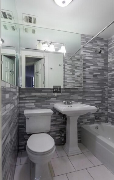 Building Photo - West 14th Street