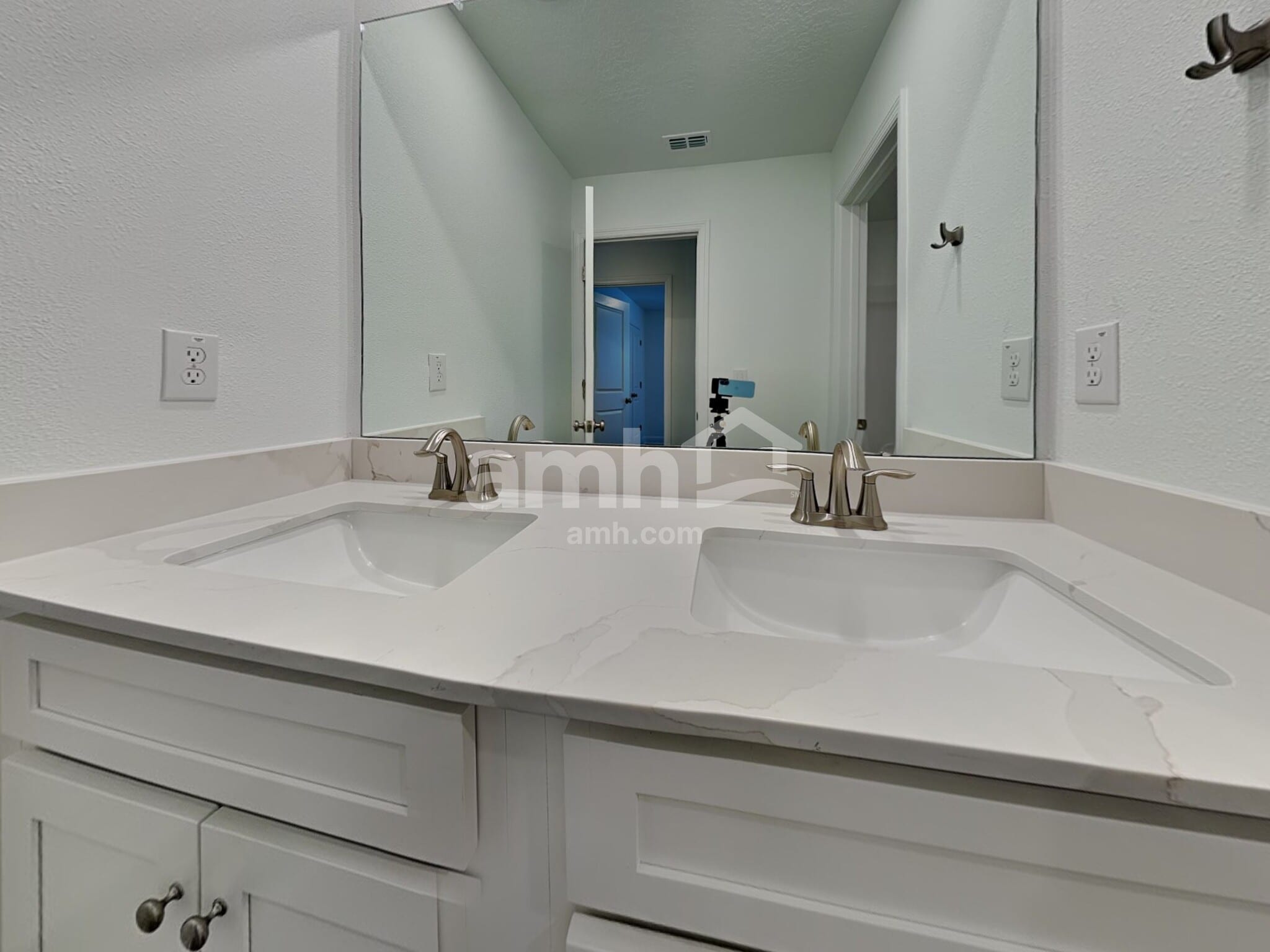 Building Photo - 6689 Atlantic Bch Ave