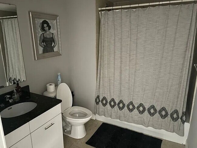 Building Photo - South Duval- Luxury apartment