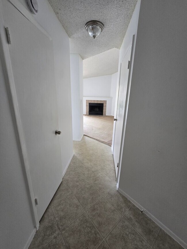 Building Photo - Charming One Bedroom for Rent in Tampa!