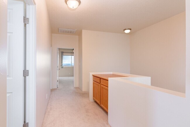Building Photo - 7 E Saddleback Mesa