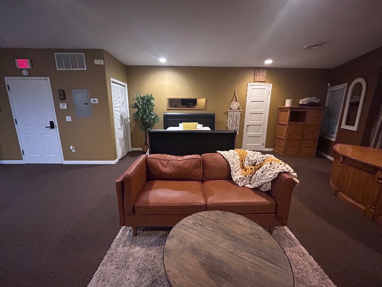 Building Photo - 11609 Detroit Ave