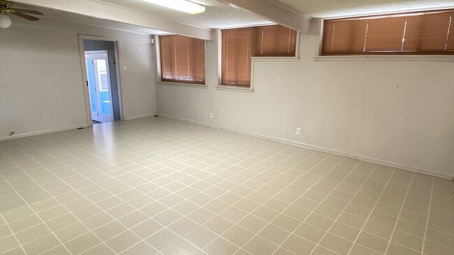 Building Photo - 1017 Audubon Ave