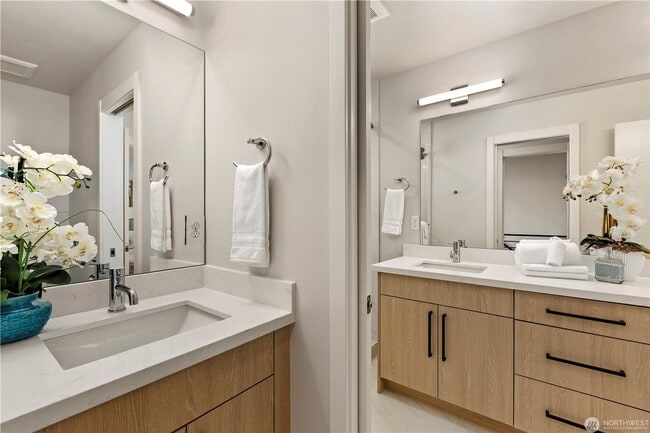 Building Photo - 105 NW 39th St