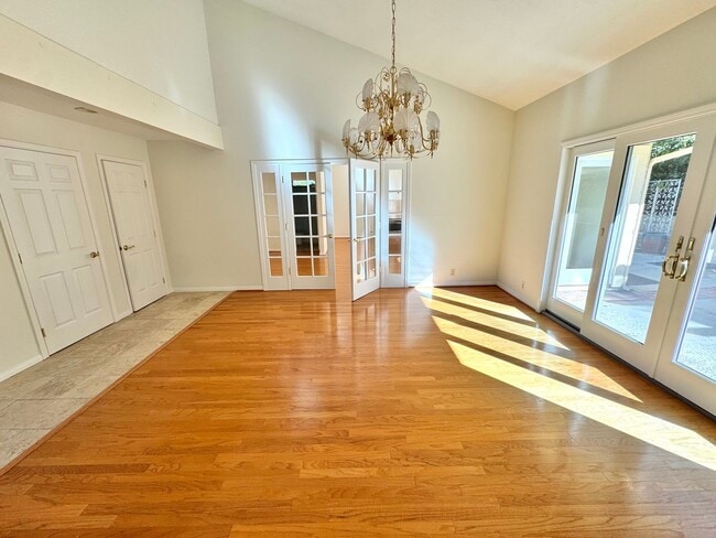 Building Photo - Quiet cul-de-sac Ondulando home with attached ADU included!!