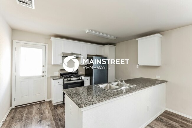 Building Photo - 3 Bedroom Pet-Friendly Home in SAN ANTONIO...