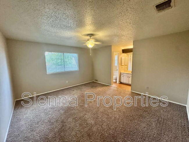 Building Photo - 2708 Charlesworth Dr