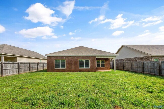 Building Photo - 30000 Abbeywood Ln