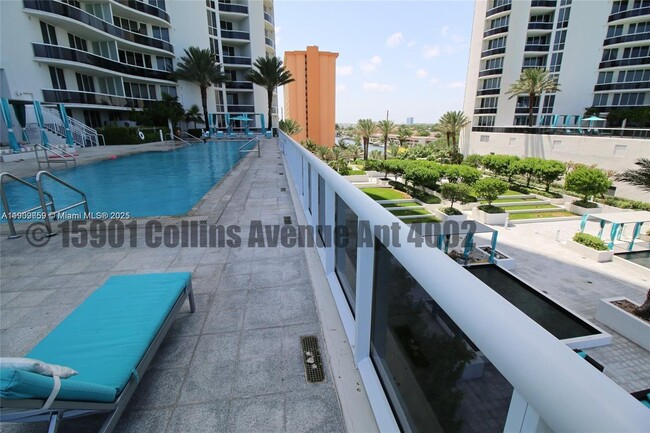 Building Photo - 15901 Collins Ave