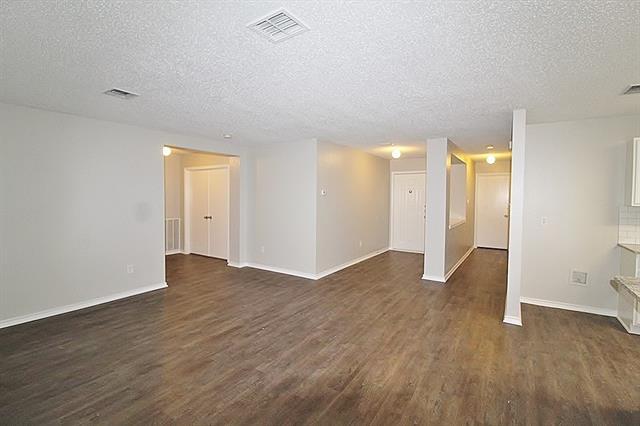 Building Photo - 300 Rosewood Ln