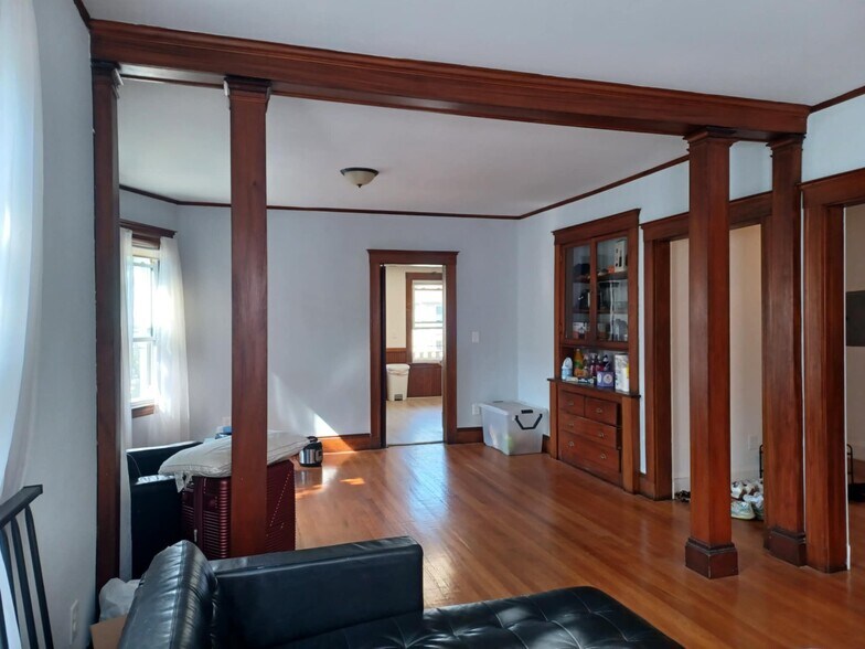 Building Photo - 11 Boylston St