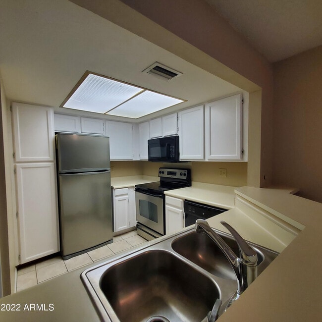 Building Photo - 1645 W Baseline Rd