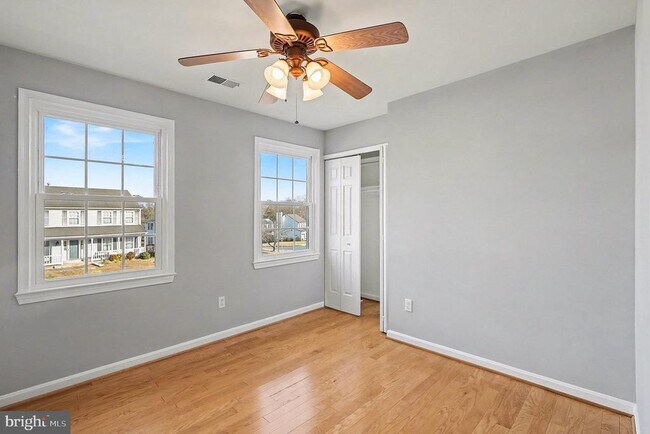 Building Photo - 5819 Stone Ridge Dr