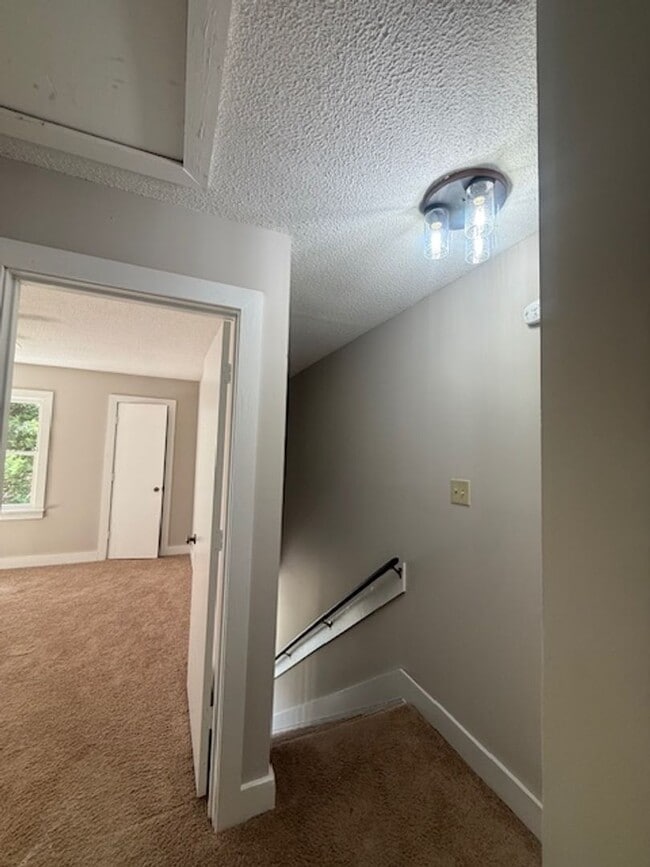 Building Photo - 118-122