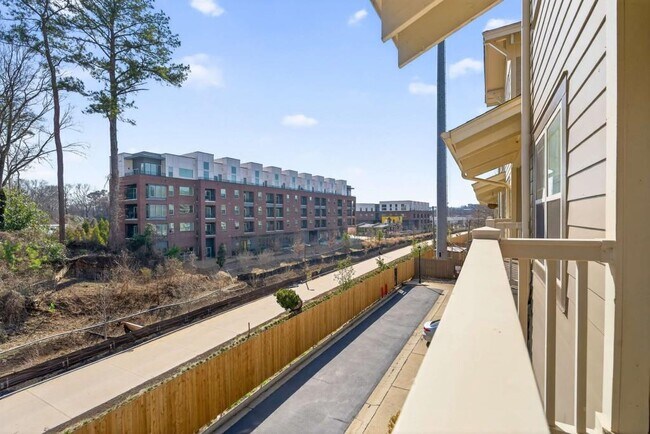 Building Photo - 655 Mead St SE