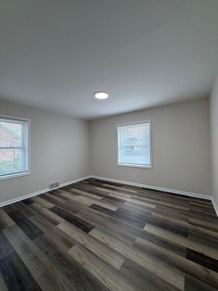 Building Photo - 1822 W 187th St