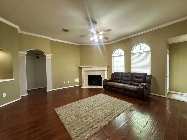 Building Photo - 19327 Gallatin Ln