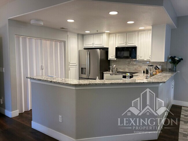 Building Photo - Beautifully Upgraded, 2BD/2BA, Condo Home in The Phoenician, Roseville!