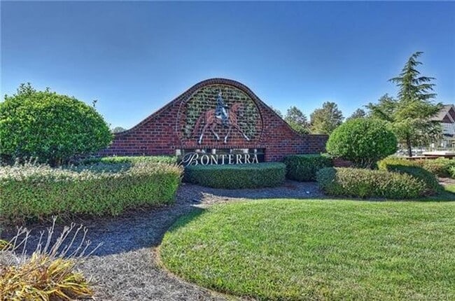 Building Photo - BEAUTIFUL 3 Bedroom Town home Bonterra Village - APRIL 2026